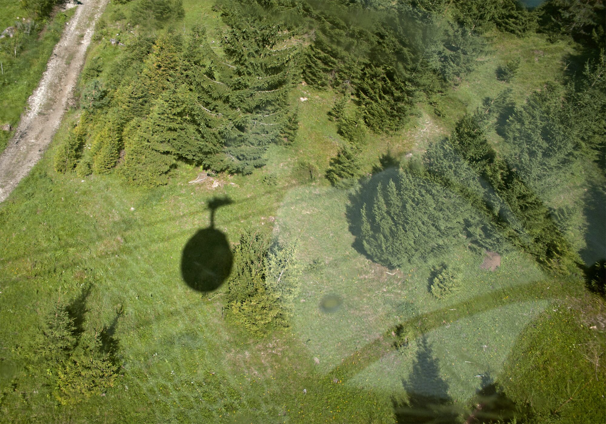 Blick aus der Gondel der Bergbahn Steinplatte Waidring Seit 2021 fahren drei weitere Direktzüge aus Berlin, Frankfurt und Malmö nach Tirol. © Tirol Werbung / Hans Kapferer